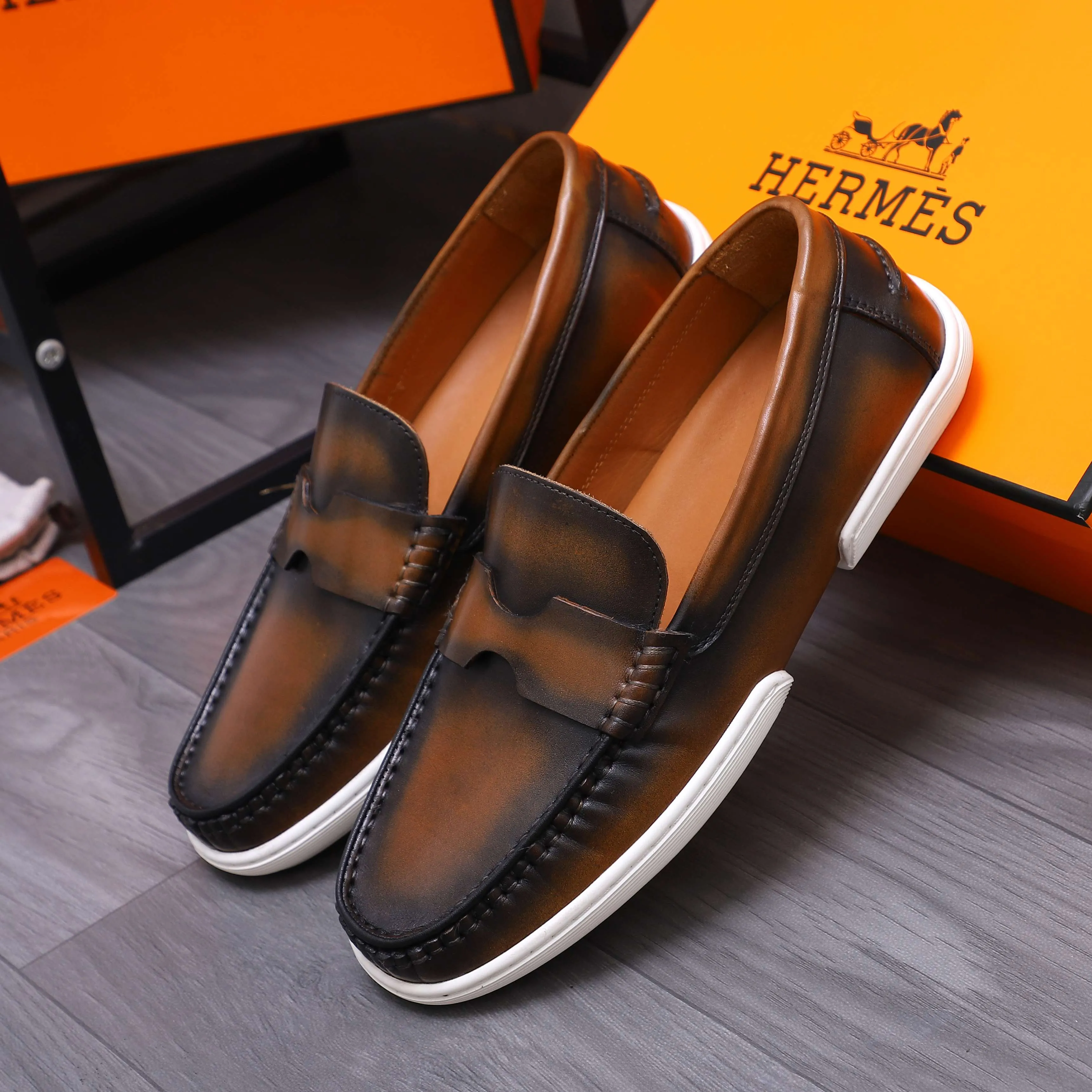 Men's shoes 💰500 Product trademark: HERMES "Hermes" casual slip-on leather shoes Regular size: 38-46 (45.46 custom-made, non-refundable) Product materials: Selected color-brushed cowhide upper, cowhide lining, original outsole